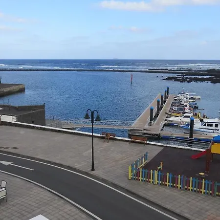 Frente Al Mar * Órzola